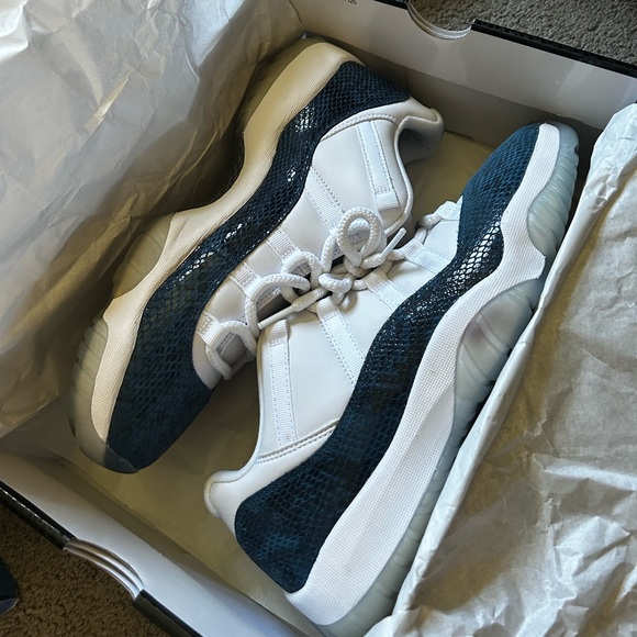 Men’s Shoes - Picture 5 of 5